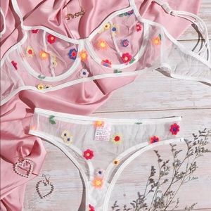 SHEIN colorful floral panty set S